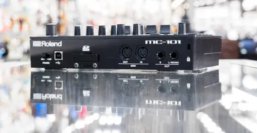 Roland -MC-101 Groovebox 2